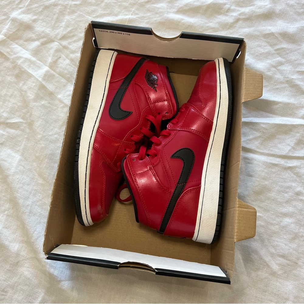 Nike Air Jordan 1 Mid- Gym Red